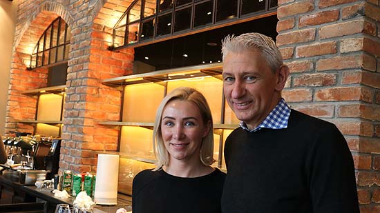 Verena Able und Siegfried Able im neuen LEGER am Dom, das am 09. März 2018 eröffnete (©Foto: Martin Schmitz)